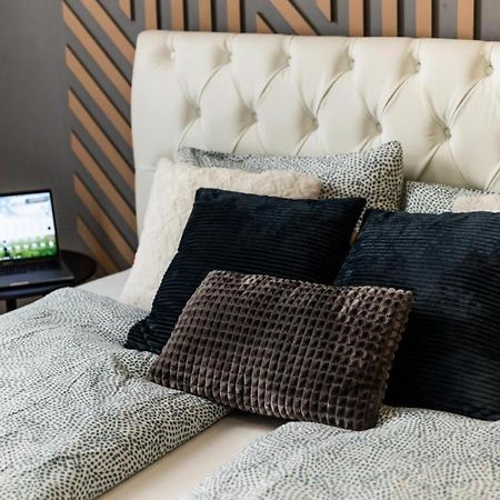 Deluxe Quentin Home Next To The Fashion Street 布达佩斯 外观 照片
