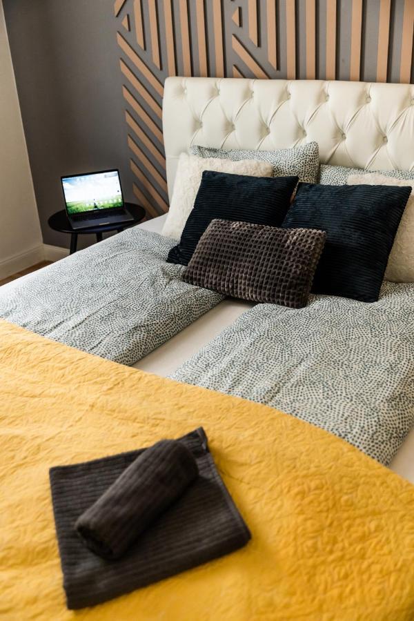 Deluxe Quentin Home Next To The Fashion Street 布达佩斯 外观 照片