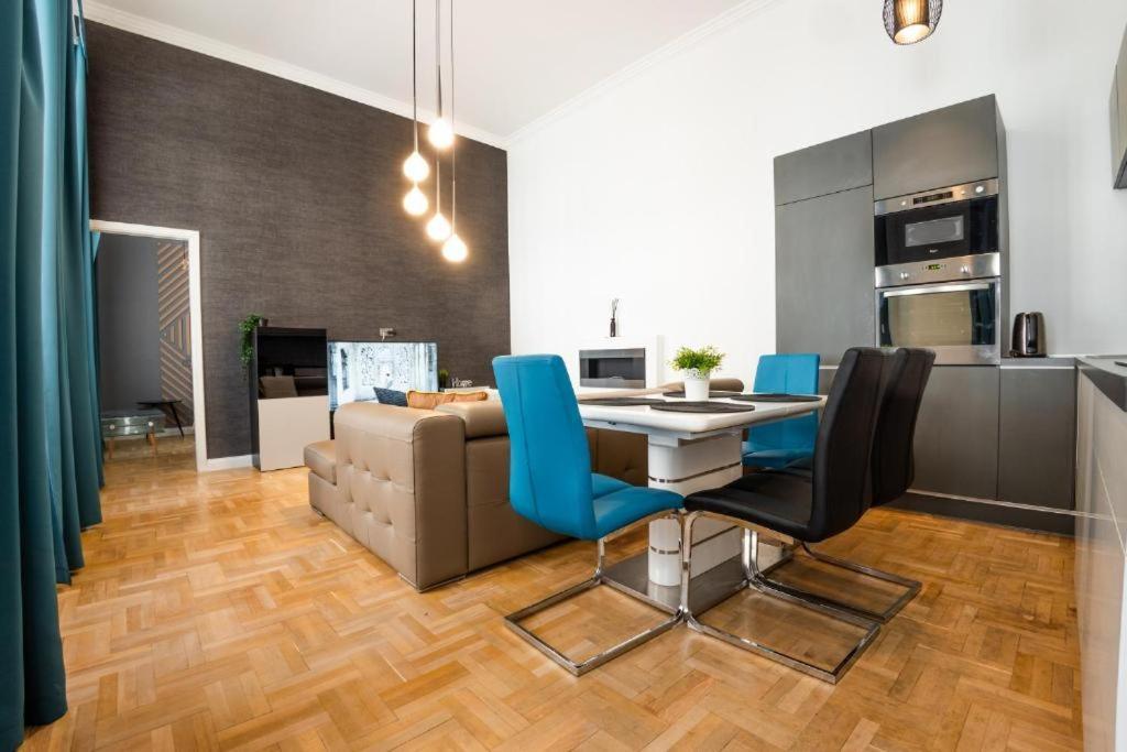 Deluxe Quentin Home Next To The Fashion Street 布达佩斯 外观 照片