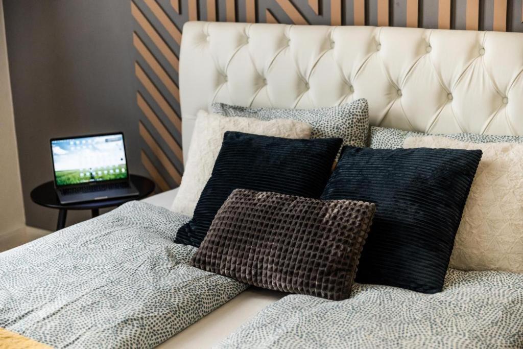 Deluxe Quentin Home Next To The Fashion Street 布达佩斯 外观 照片
